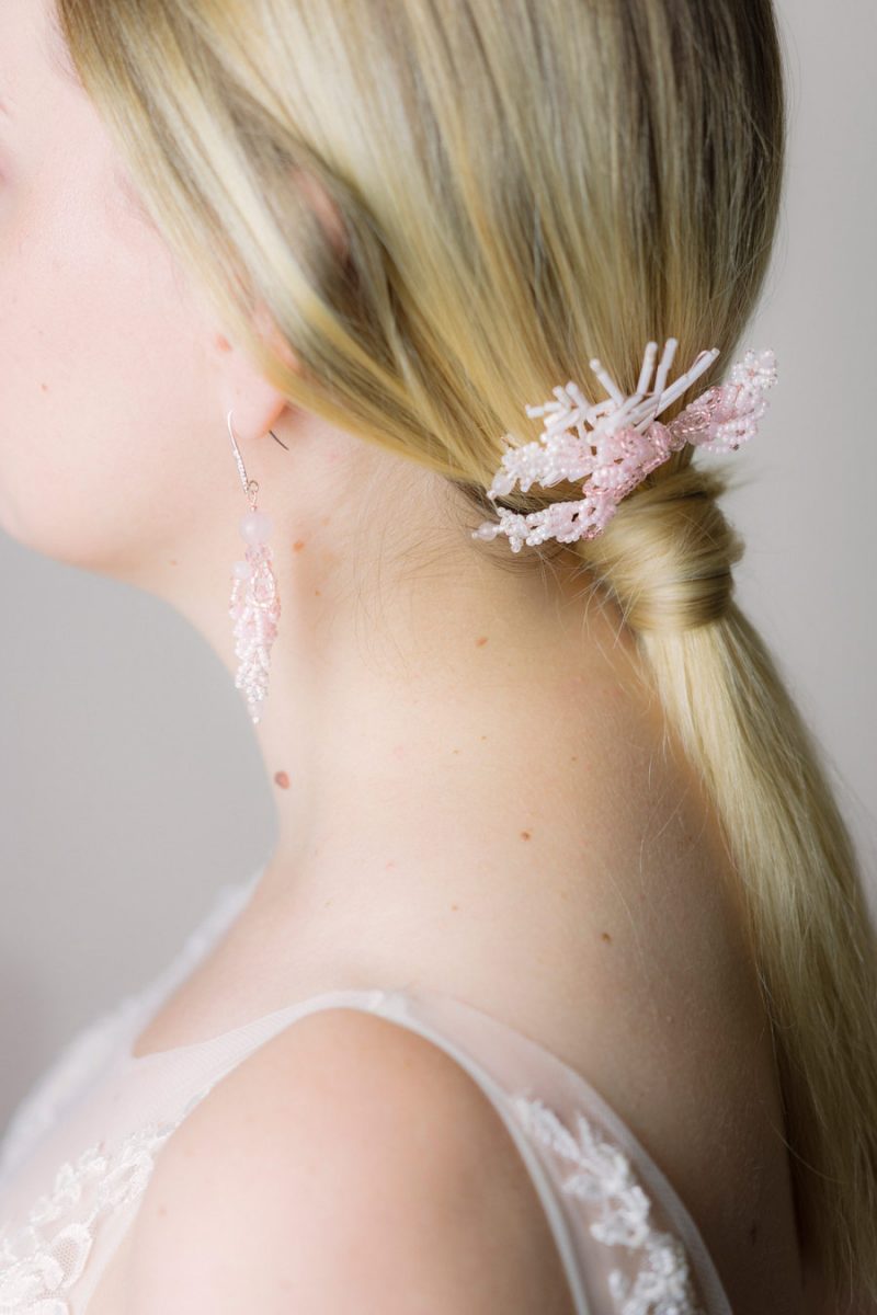 Castalia-delicate-bridal-drop-earrings-Aureus-Flos-fine-art-wedding-accessories-luxury-modern-bridal-headpieces-and-jewelry (11)