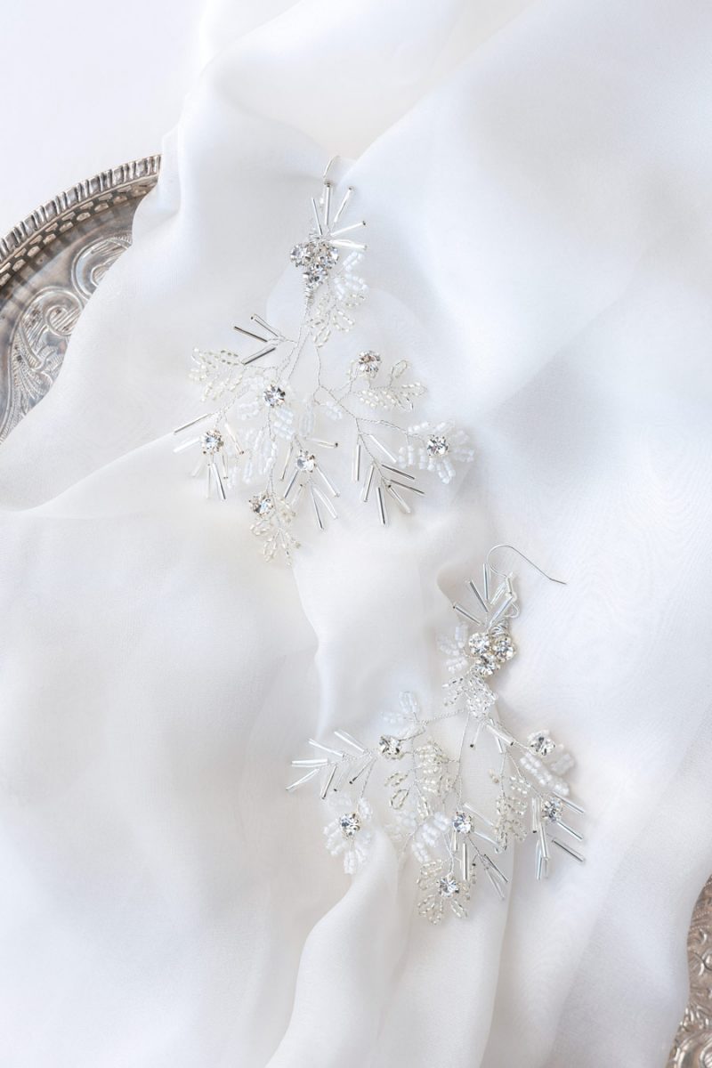 Orla-silver-rhinestones-chandelier-earrings-Aureus-Flos-fine-art-wedding-accessories-luxury-modern-bridal-headpieces-and-jewelry (5)