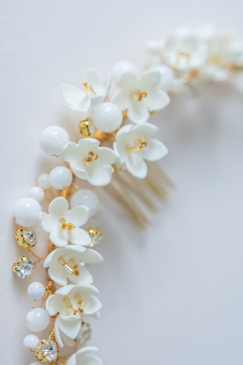 aureus-flos-fine-art-wedding-accessories-elderflower-hair-comb-gold-03