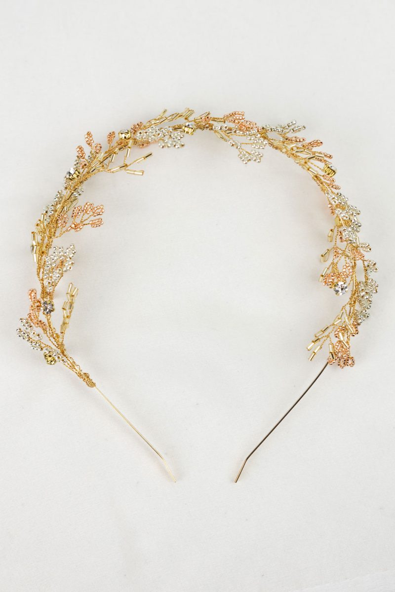 Aureus Flos ozdoby ślubne do włosów i ekskluzywna biżuteria damska handmade orla zlota opaska slubna boho z listkami (4)
